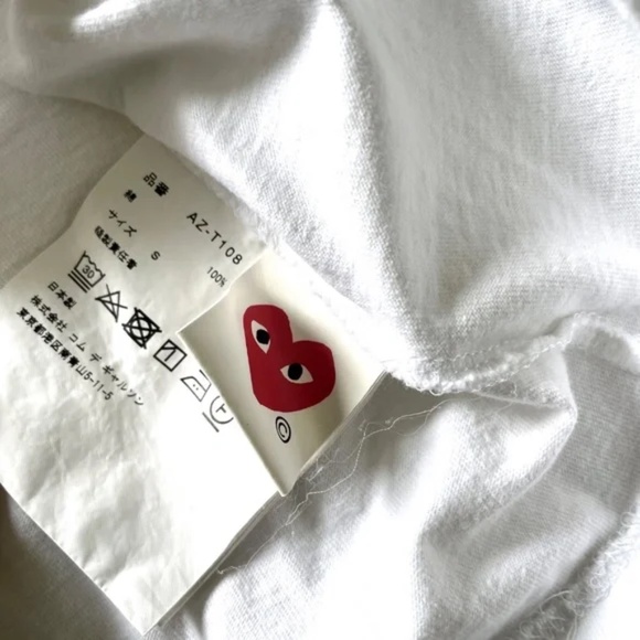 Comme des Garcons Play White Tee with Peeping Red Heart - Picture 9 of 14